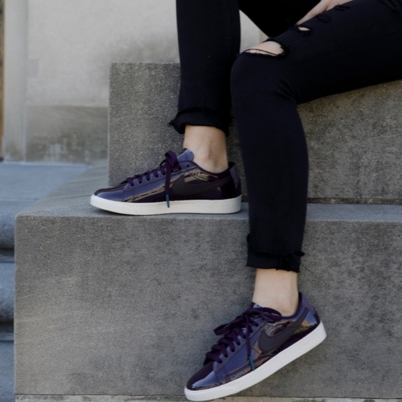 Nike Blazer Low Special Edition Premium Shoes - Picture 4 of 8